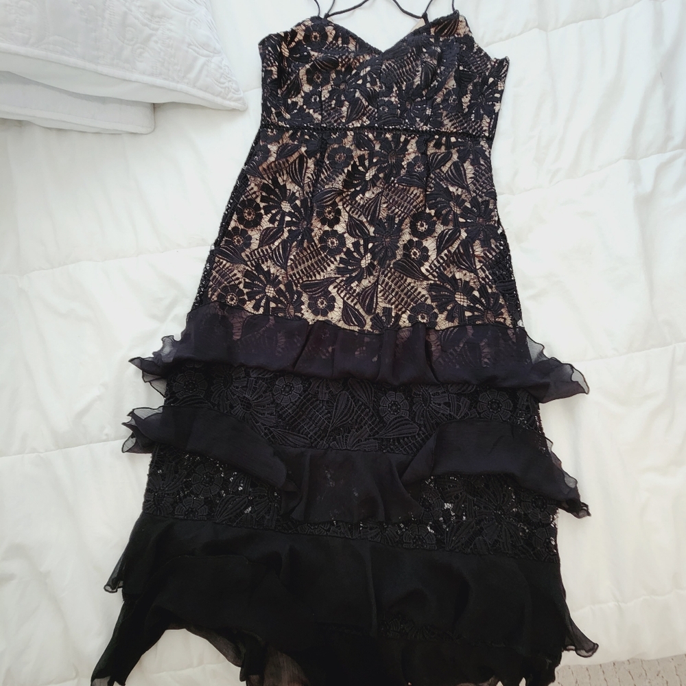 Embroidered Ruffle Dress Size M - Picture 13 of 15